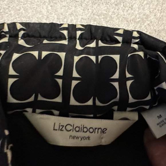Women’s LIZ CLAIBORNE Black & White Fall/Winter Puffer Vest Size Medium Classic - Picture 9 of 11